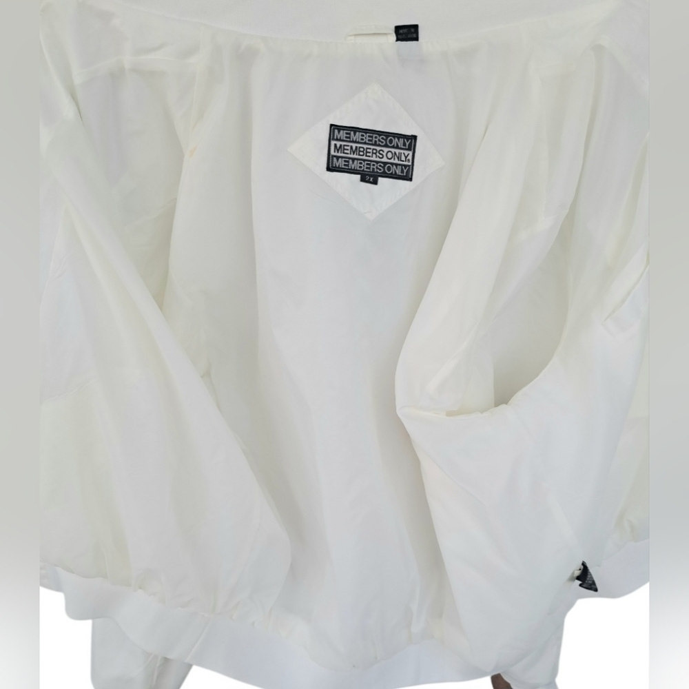 Members Only Men's And Woman's Light Bomber Jacket - Picture 9 of 11